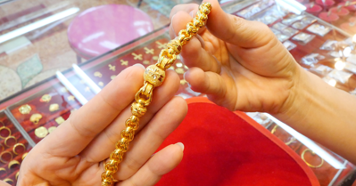 Why You Should Avoid Pawning Jewelry